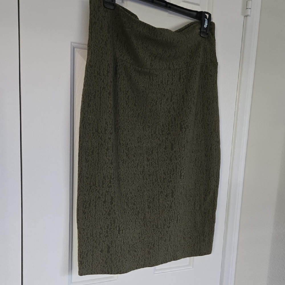Elegant Olive Cassie Pencil Skirt- Large - Picture 6 of 8